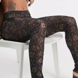 **SOLD** Free People Intimately Layered in Lace Black Combo Leggings (NWT) - S